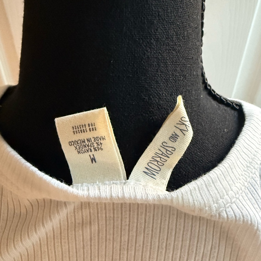 White Ribbed Short Sleeve Top - Picture 3 of 3